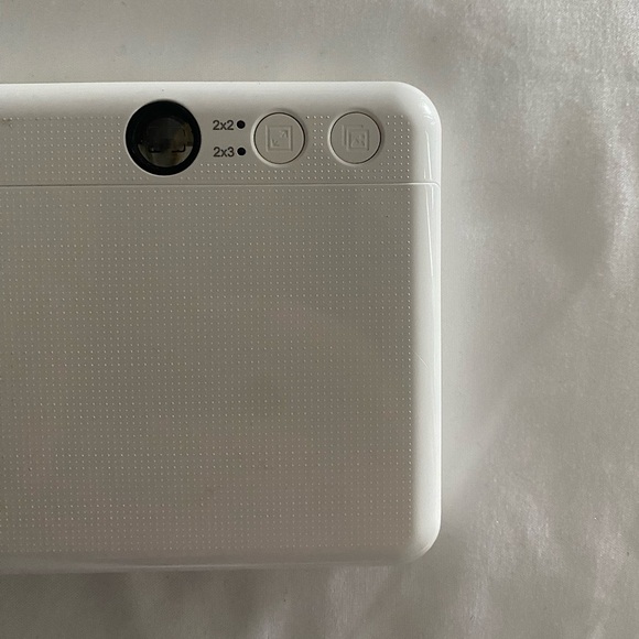 Canon IVY CliQ Instant Camera Printer - Picture 3 of 5